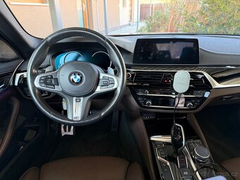 BMW Řada 5, M550i 4,4/340kW 1maj xDrive ČR - 10