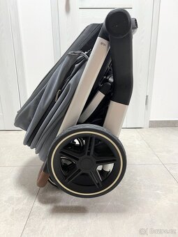 Sportovní kočárek Joolz Hub šedý s nánožníkem - 10