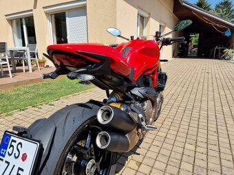 Ducati Monster 1200S - 10