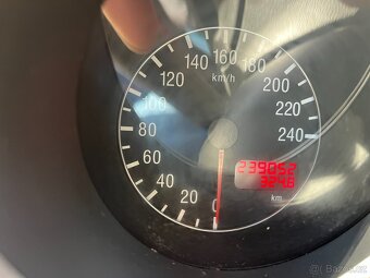 Alfa Romeo 147 1.9 JTD Bose - 10