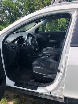 HYUNDAI ix35 2.0 CRDI 135 kw 4x4 AUTOMAT r.v. 2015 - 10