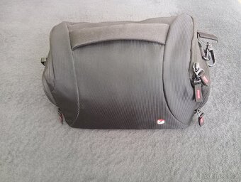 Canon EOS 4000 D - 10