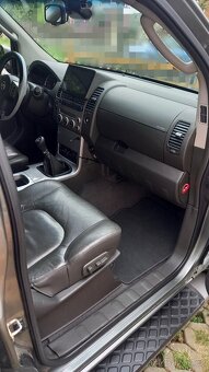 Nissan Pathfinder - 10