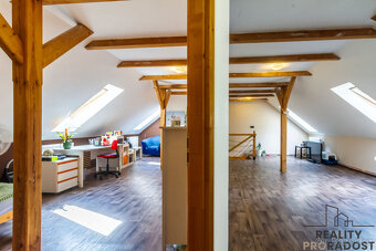 Prodej rodinného domu 819 m², pozemek 9 510 m² - 10
