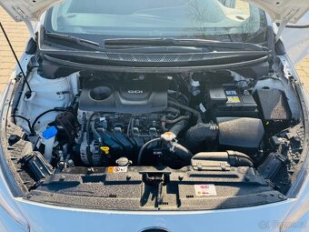 KIA Cee'd II Combi 1.6 GDi Comfort Plus SW - 10