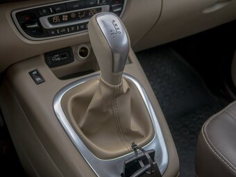 Renault Grand Scénic 2.0DCI 110KW NAVI – AUTOMAT - 10