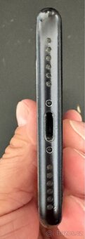 Prodám IPhone SE 2020 128GB Black - 10