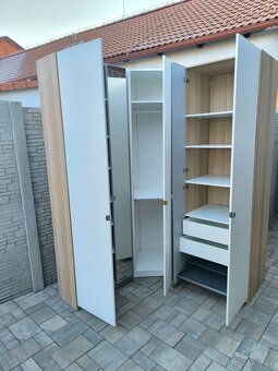 Prodám rohovou šatní skříň PAX - 10