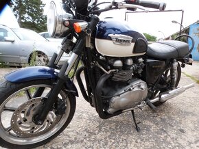 Triumph Bonneville - 10