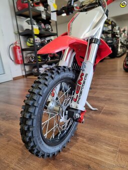 LEM A12 - 10