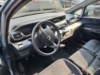 Honda FR-V - 10