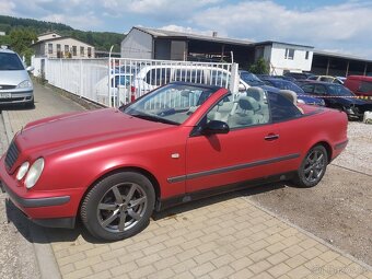 Mercedes-Benz CLK 320i - 10