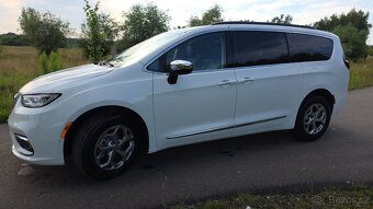 Chrysler pacifica 2023 4wd Limited výbava záruka 2 roky - 10