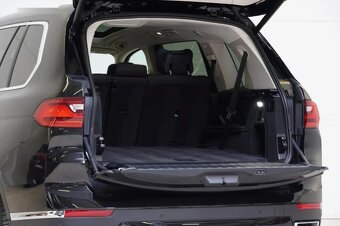 BMW X7, 40D,SOFTCLOSE,PANO,HUD,ČR,DPH - 10