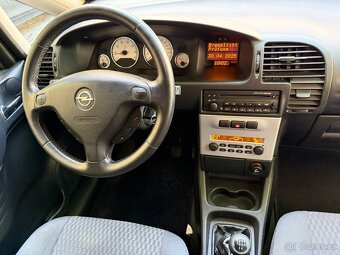 Opel Zafira 1.8 i - 7 míst - 10