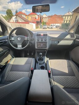 Volkswagen Cross Touran 2.0 TDI 103 kW - 10