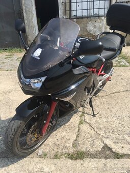 Kawasaki ER6-f - 10