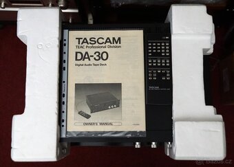 TASCAM DA 30 Digital Audio Tape Deck - jako nový, záruka - 10