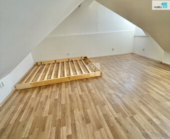 Mezonetový byt 3+kk, 65 m2 v Praze 9 ul. Českobrodská - 10