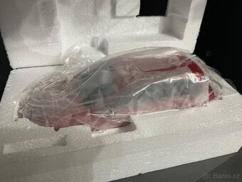 AUDI RS4 (B5) AVANT 2000, OTTO MOBILE 1:18 - 10