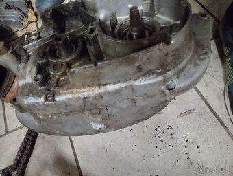 Motor Jawa 250 - 10