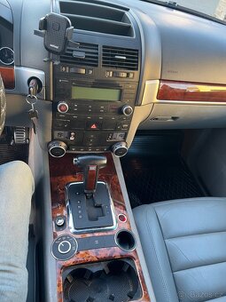 Volkswagen Touareg 4,2l, V8, benzín - 10
