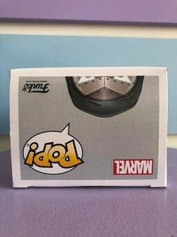figurka Funko Pop Infamous Iron man 677 - glow in the dark - 10