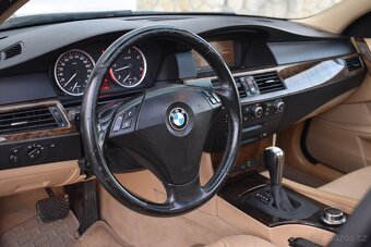 Bmw E61 530d/xDrive/2006/170kW/Automat/Kůže/Panorama/326tkm - 10