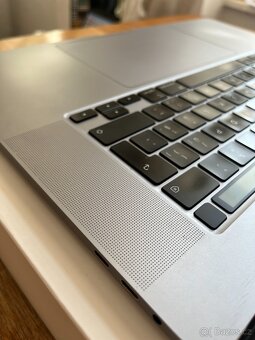 MacBook Pro 16" 2019 i7 / 16GB / 500GB / Pro 5300M - 10