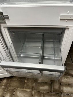 Vestavná lednice Whirlpool A++ - 10