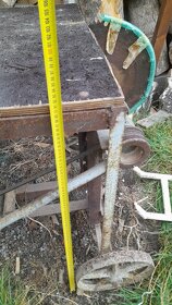 funkční cirkulárku domácí výroby s podavačem dřeva - 10