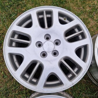 Zimní kola Subaru R16 Utragrip 7+ - 10
