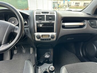 Kia Sportage 2.0i 104kW 4WD - 10