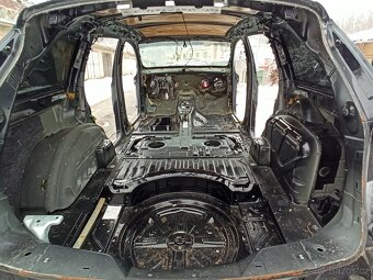 AUDI Q7 3,0TDi - r.v. 2006 - CELÁ KAROSERIE / VÝŘEZY - 10