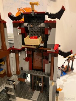 LEGO NINJAGO 70594 Obléhání majáku - 10