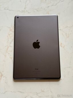 iPad 8 2020, 32gb s originál klávesnici a Apple Pencil 1 - 10