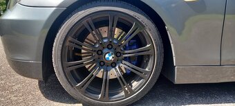 BMW 545i e61 manuál - 10