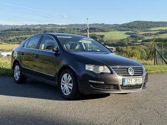 VW Passat B6 2.0 TDI 4MOTION (první majitel) - 10