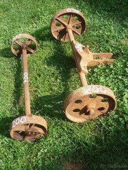 prodám staré litinové podvozky - vhodné ke stabilákům, či ji - 10