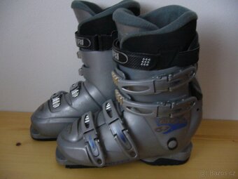 Lyže, vázání, přeskáče a hůlky - 10