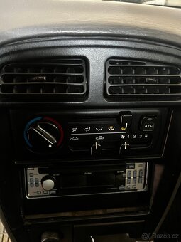 Kia Sportage SUV - 10