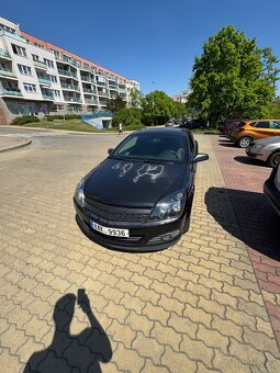 Opel Astra GTC 2.0T (Horší stav karoserie) - 10