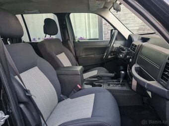Jeep Cherokee 2.8CRDi 130kW 4x4 BEZ KOROZE - 10
