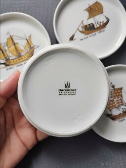 Nádherný porcelánovy podtacky s dekorem starožitné lodi - 10