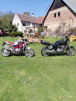 MV Agusta Brutale 910 a Honda CB 1000 super four big one - 10