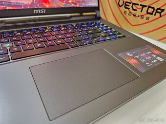17" 240HZ MSI VECTOR i9-13980HX,32GB RAM,RTX 4080 12GB 175W - 10