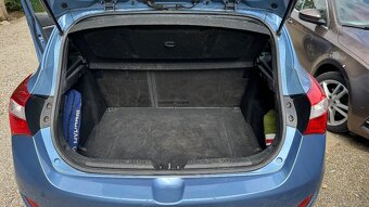 Hyundai i30 1.6crdi hatchback - 10