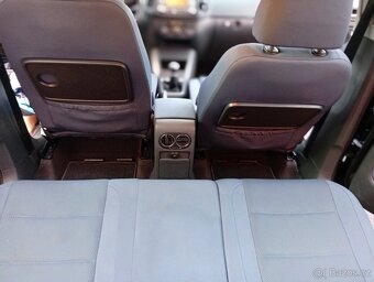 Prodám Volkswagen Golf 5 - 10