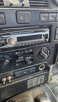 Land Rover Defender 110 - 10