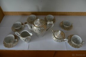 Čajový servis, porcelánové mísy, talíře, hrnečky, drobnosti - 10